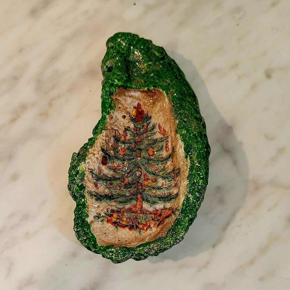Festive Decoupage Green Holiday Oyster Shell